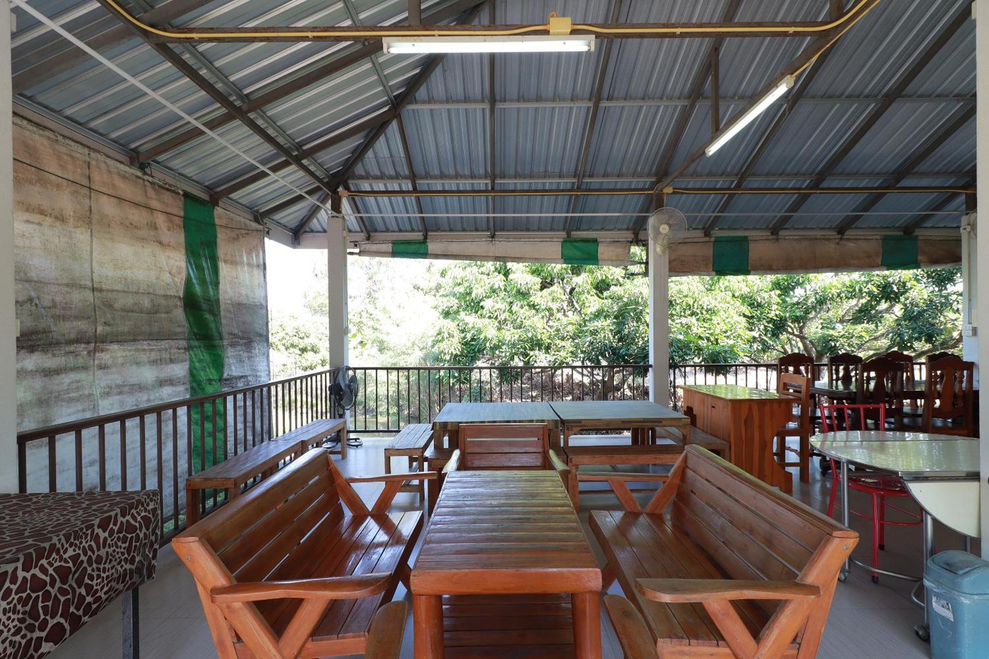 Oyo 553 Kongsup Resort Lamphun Esterno foto