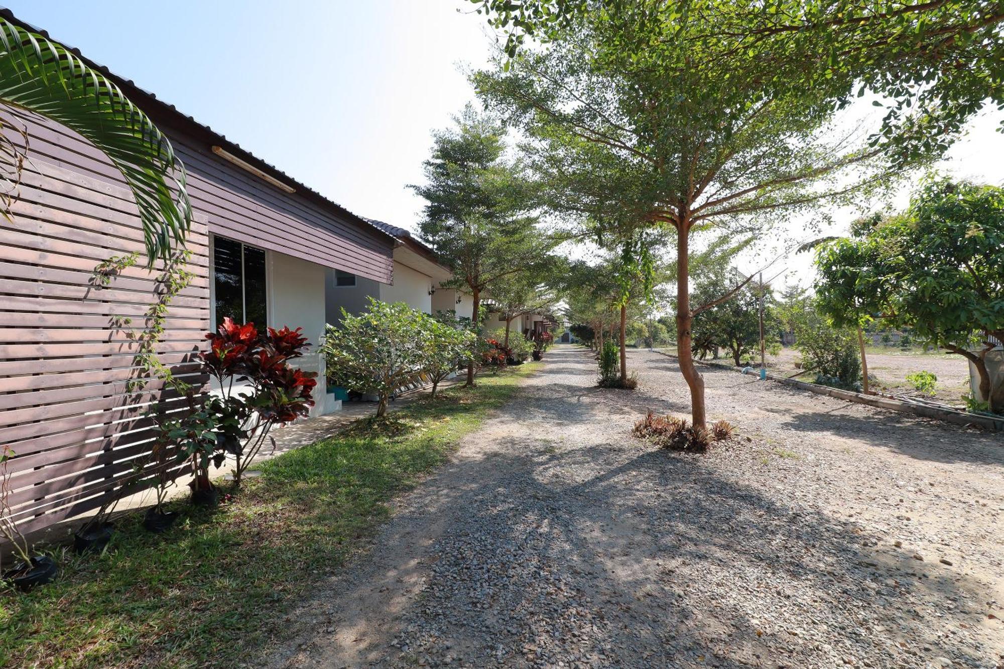 Oyo 553 Kongsup Resort Lamphun Esterno foto