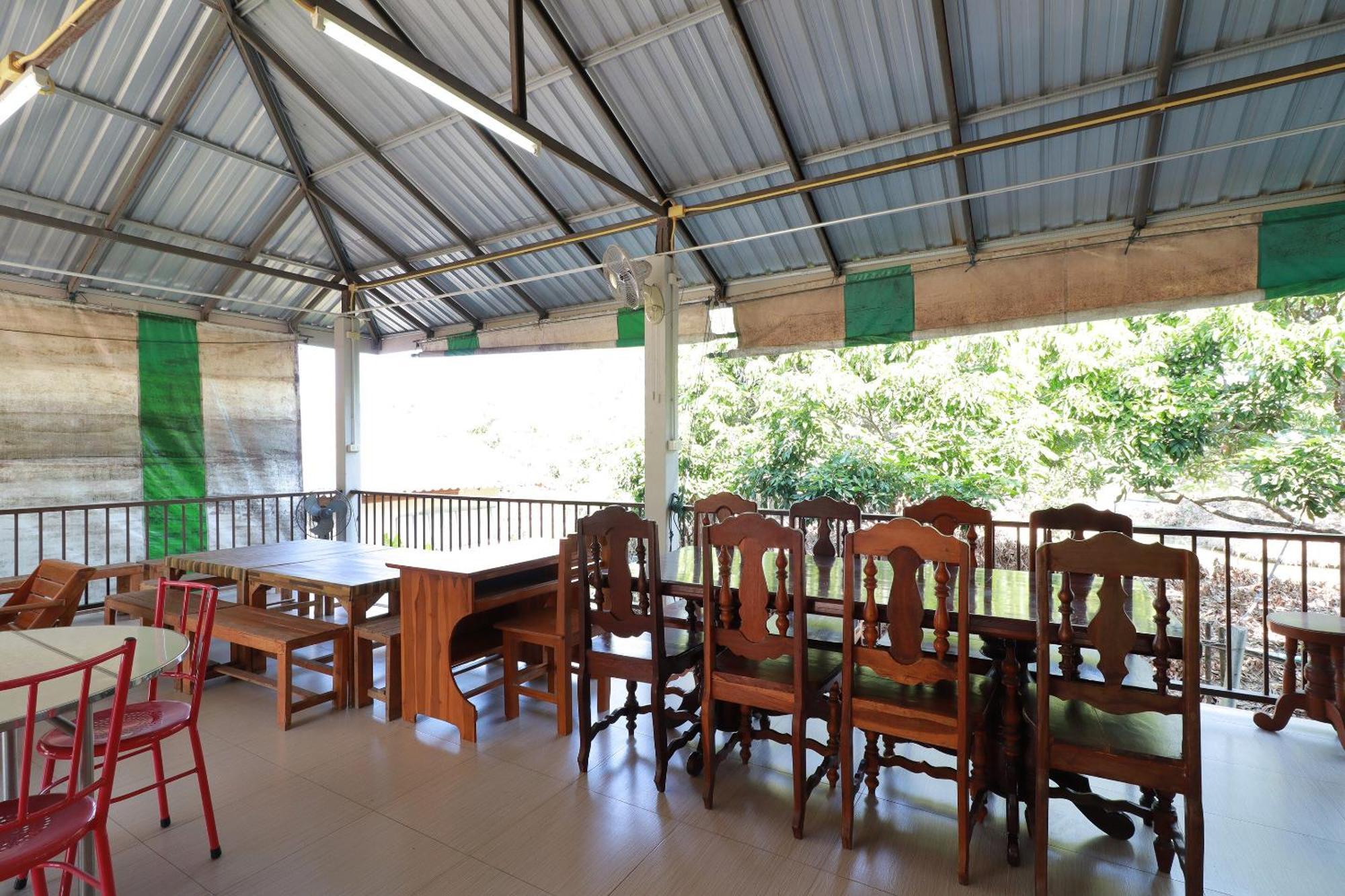 Oyo 553 Kongsup Resort Lamphun Esterno foto
